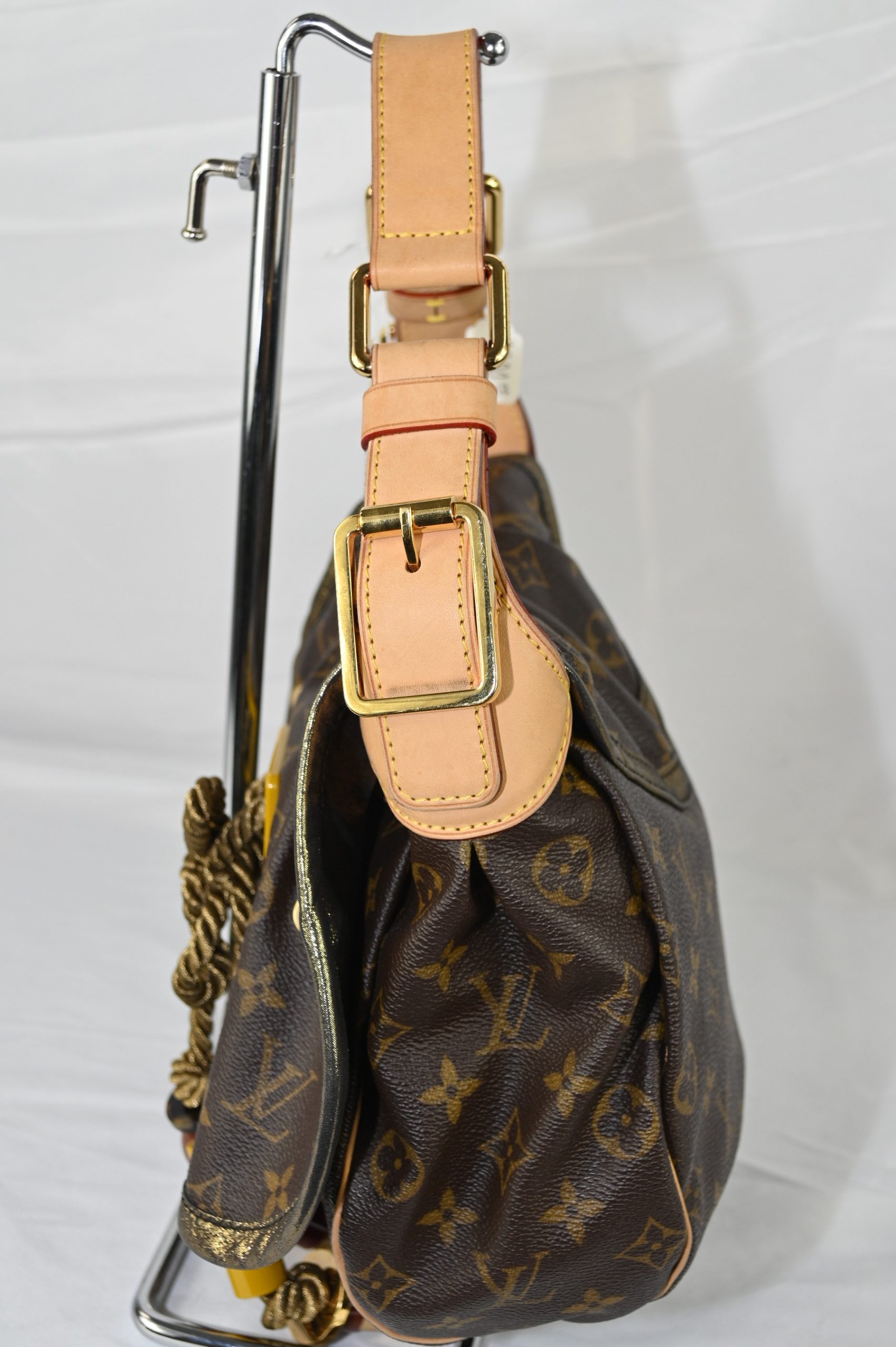 Louis Vuitton Monogram Madonna Kalahari GM Leather Shoulder Bag 