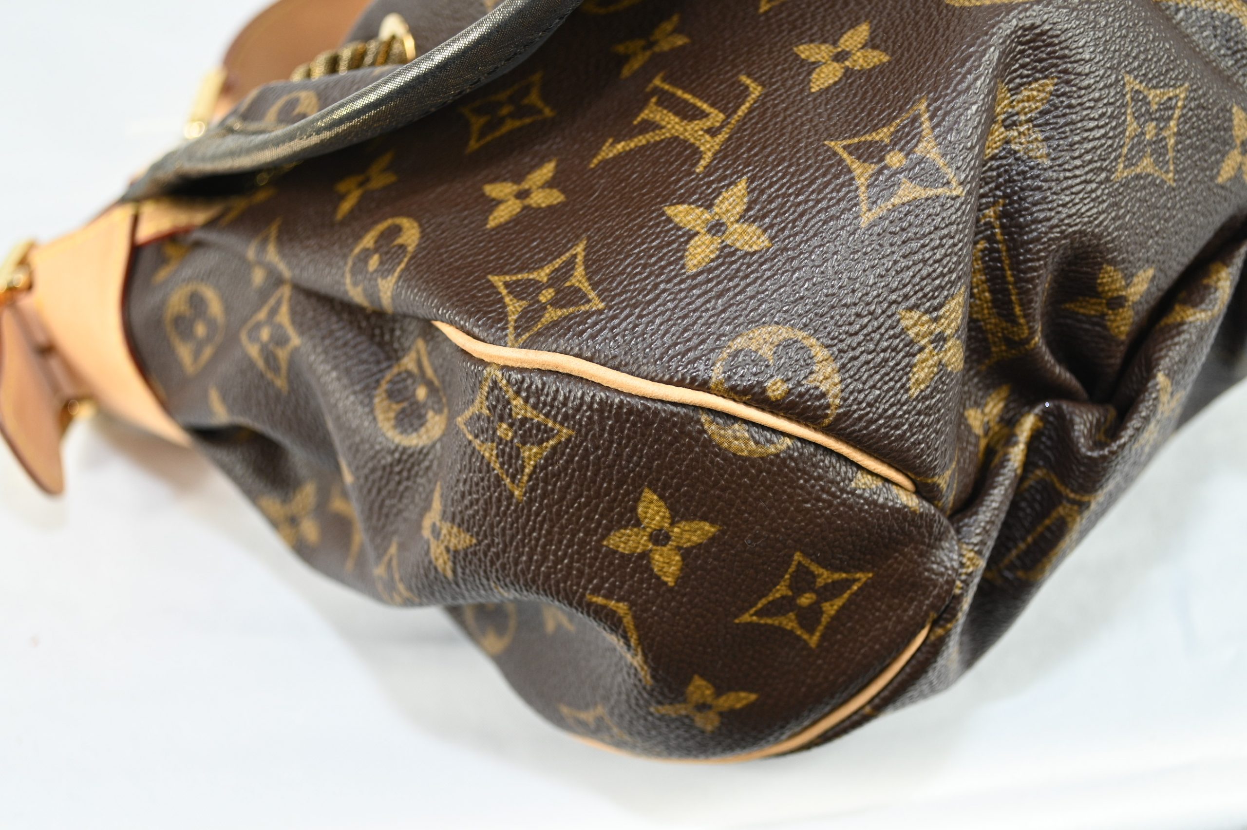Louis Vuitton Monogram Madonna Kalahari GM Leather Shoulder Bag